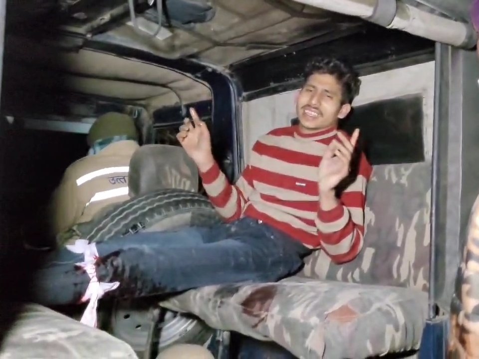 उत्तरप्रदेश : गैंगरेप और हत्या कर तीसरा आरोपी मुठभेड़ में घायल