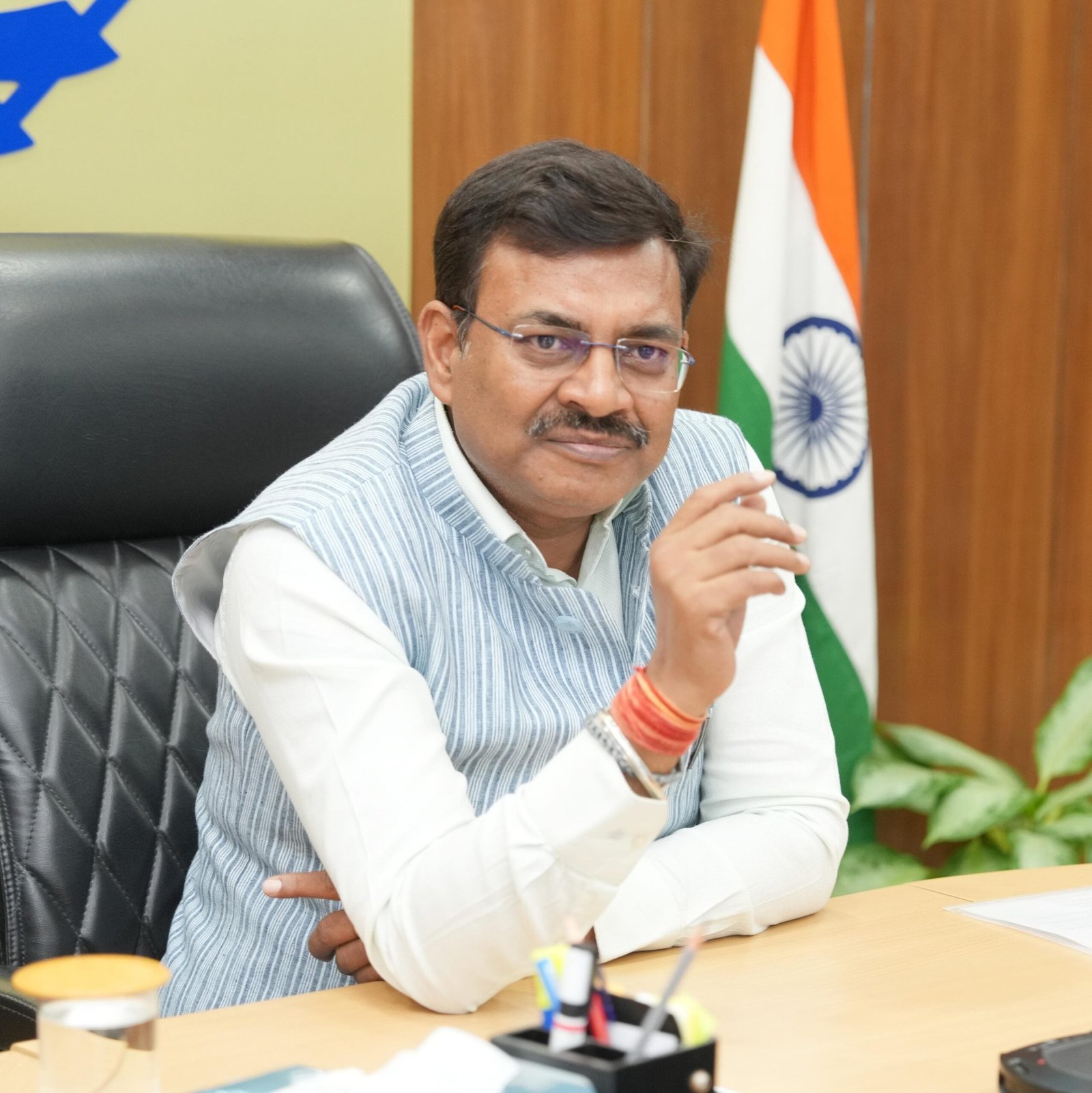 01 मई, 2025 से विभागों में अनिवार्य रूप से बायोमैट्रिक उपस्थिति सुनिश्चित करें अधिकारी: मुख्य सचिव  