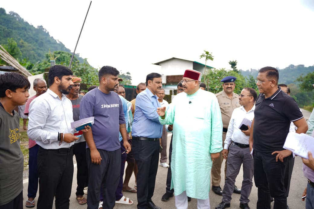 महाराज ने वर्षा, भूस्खलन प्रभावित क्षेत्रों का किया स्थलीय निरीक्षण