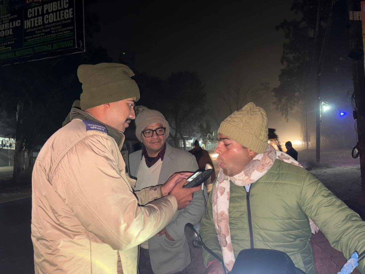 नव वर्ष पर परिवहन विभाग का सख्त प्रवर्तन अभियान: 830 वाहनों की जांच, ओवर-स्पीडिंग में 227 चालान, नशे में ड्राइविंग पर 25 गिरफ्तार