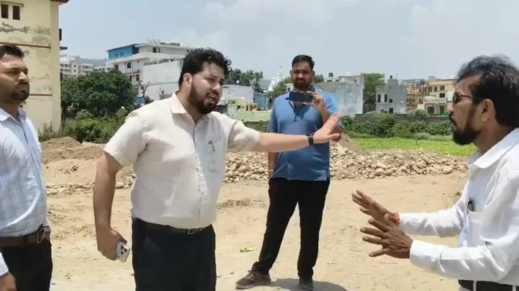 हरिद्वार: मोतीचूर मिट्टी विवाद के बीच जिला खनन अधिकारी कासिम रजा हटाए गए, अमित गौरव को मिला अतिरिक्त प्रभार