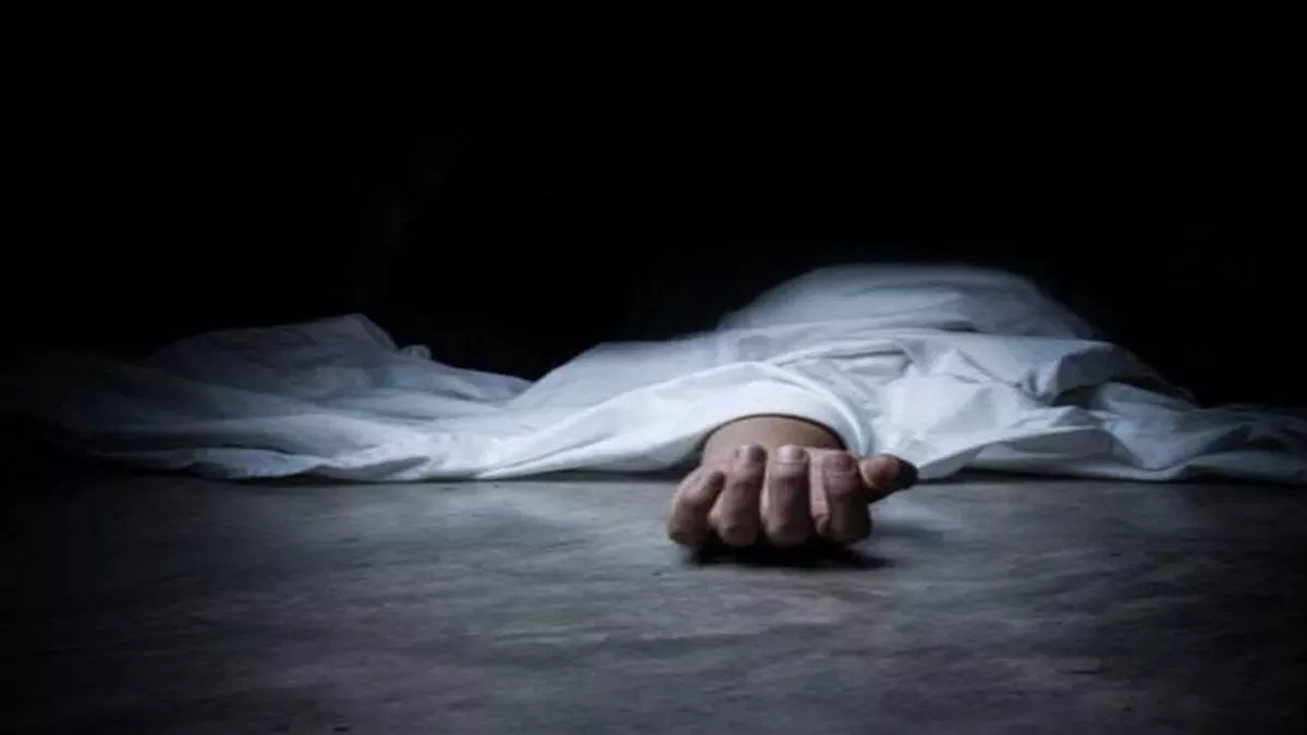 देवप्रयाग में दर्दनाक हादसा: केदारनाथ जा रहे परिवार की डेढ़ वर्षीय बच्ची ट्रक की चपेट में आकर मौत, हाईवे पर लगा जाम