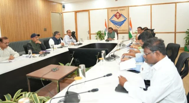 फर्टिलाइजर्स वितरण के लिए किसान पंजीकरण अनिवार्य, मॉनिटरिंग बढ़ाने के निर्देश