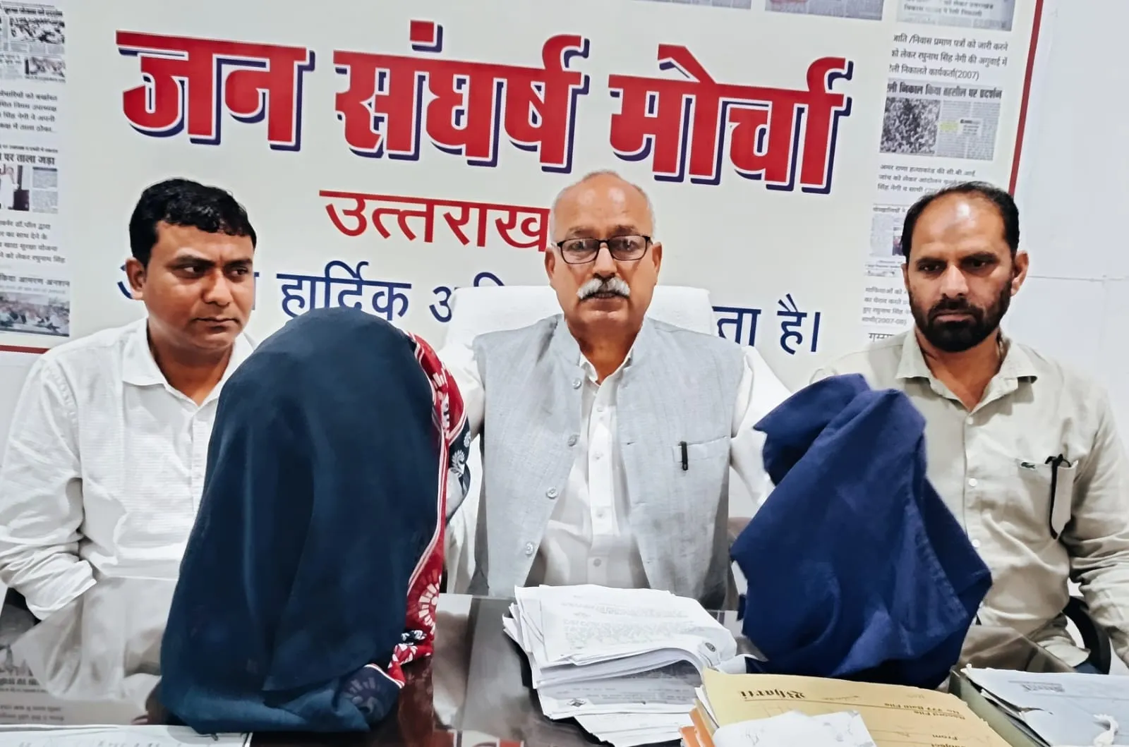 आंगनबाड़ी साड़ी-सूट खरीद पर बवाल: मंत्री रेखा आर्य पर कमीशनखोरी और घटिया गुणवत्ता के गंभीर आरोप