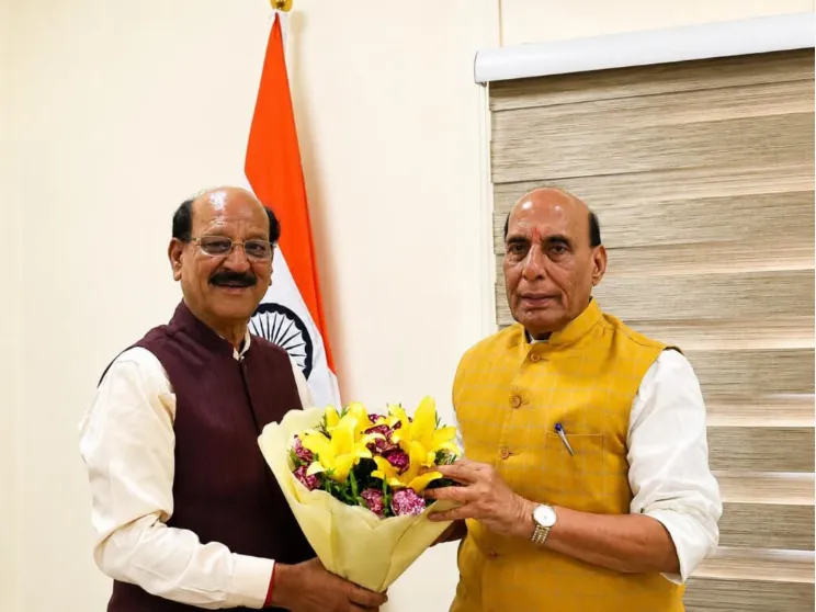 दिल्ली में केंद्रीय रक्षा मंत्री राजनाथ सिंह से मिले कैबिनेट मंत्री सुबोध उनियाल, उत्तराखंड के विकास से जुड़े विषयों पर हुई बातचीत